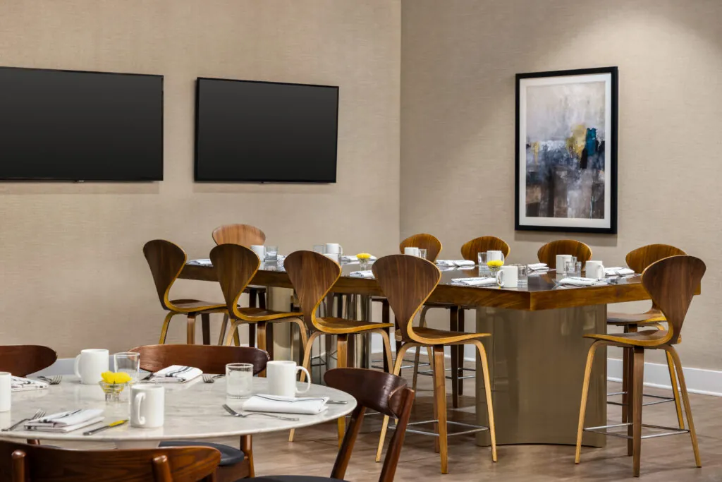 ATLSS_breakfast_seating_area_06